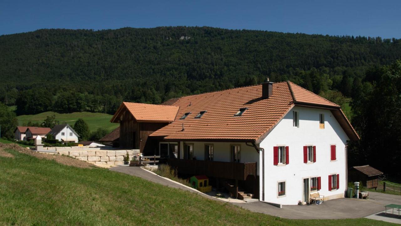 Gites Gorevirat Corcelles  ภายนอก รูปภาพ